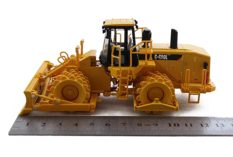 1:64 C-Cool Excavetor Tractor Soil Compactor Diecast Model Engineering Vehicle