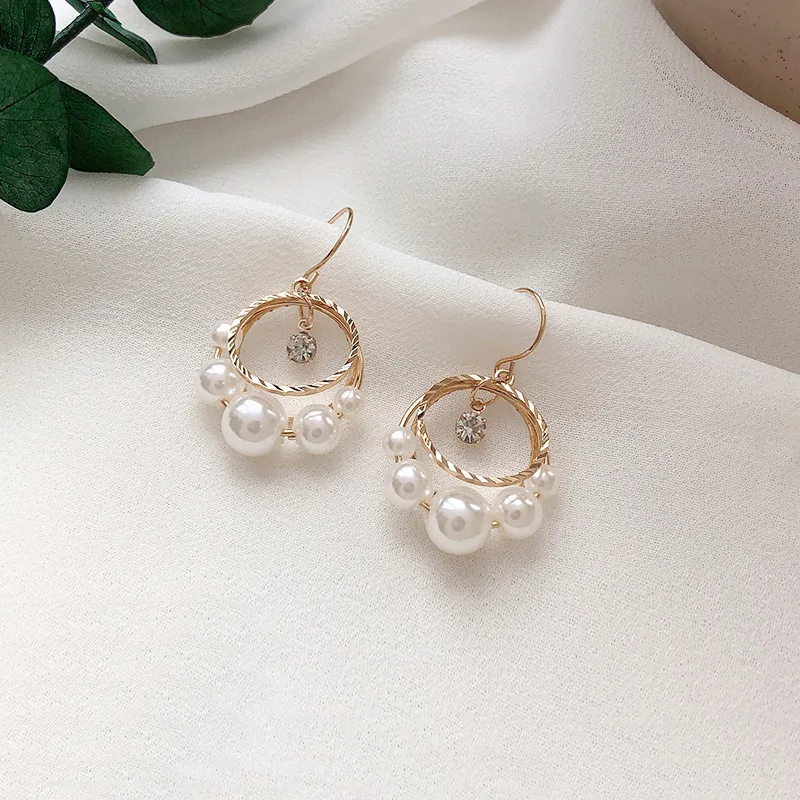 

New Needle Circle Pearl Earrings Female Korean Temperament East Gate Net Red Baitao Earrings