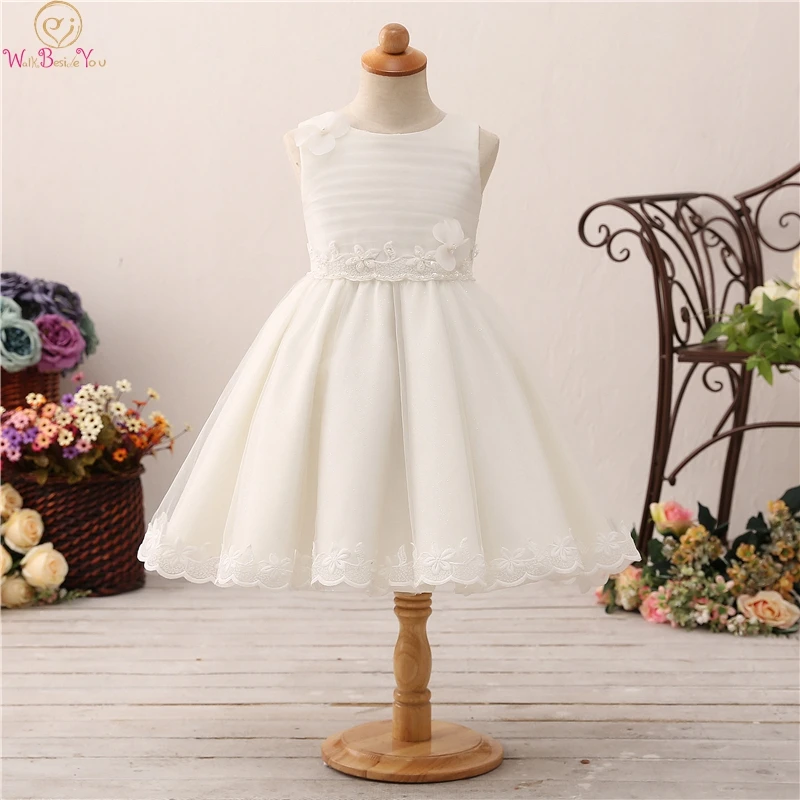 

Lovely Tea Length Ball Gown Flower Girls Dresses For Wedding Fluffy Appliques With Beauty Bow Back First Communion vestido Gowns