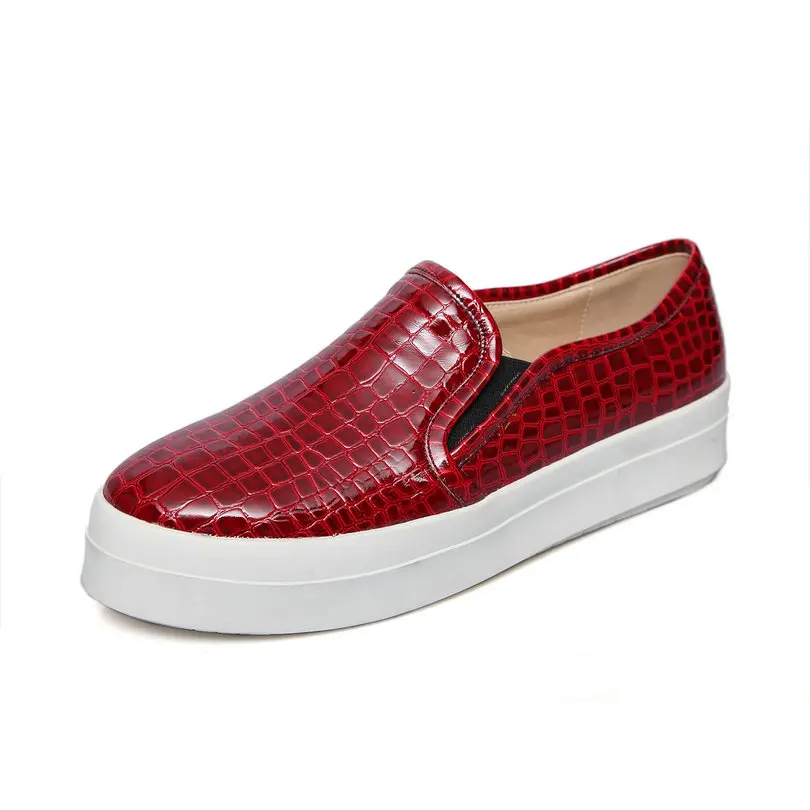 Rozmiar 34-39 Wiosna Jesień Obuwie Damskie Stałe Slip On Okrągły Toe Płaskie Platformy PU leather Patchwork Dorywczo Kobiet Buty Kolor czerwony