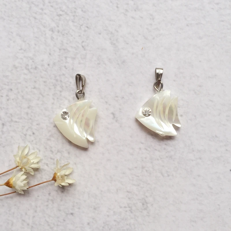 

14*23MM 20Pcs/Pack Fish Shape Natural White Pearl Mother Shell Accessories Jewelry Charms Pendants