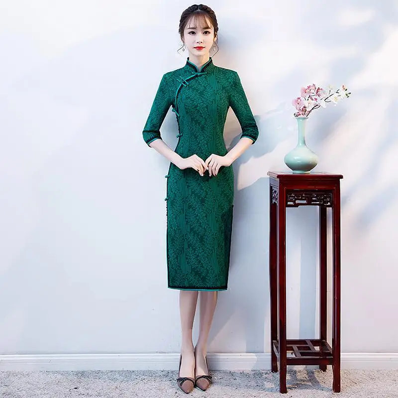 Благородный сексуальная длина до колена Cheongsam Новинка весны Винтаж платье в китайском стиле женские Qipao Тонкий Вечерние платья с пуговицами Vestido - Цвет: Зеленый