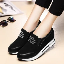 Новое поступление; модная женская повседневная обувь, увеличивающая рост; замшевая женская обувь из искусственной кожи с эластичным ремешком и низким верхом без застежки