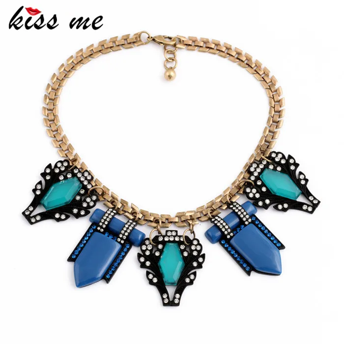 

KISS ME New Design Exaggerated Imitation Emerald Blue Resin Pendants Vintage Retro Necklace Collares 2017