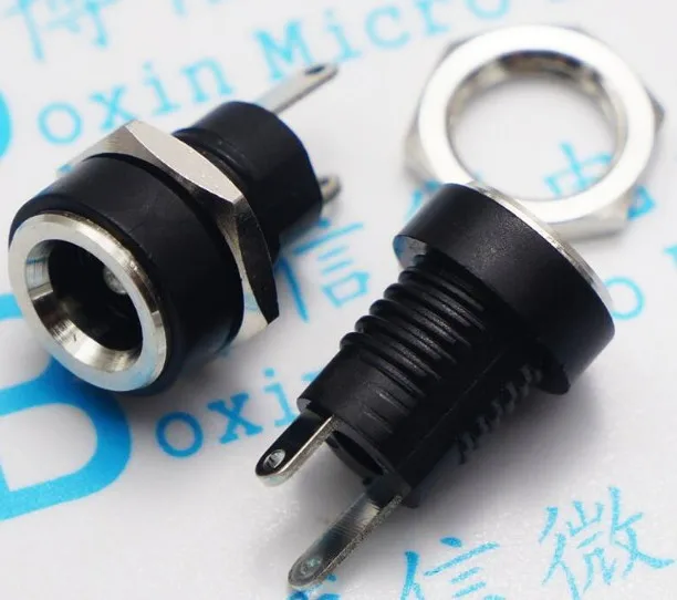 

Free Shipping 50PCS DC-022B DC power socket DC002B 5.5 * 2.1 MM sockets connector with nuts 2pins soldering ROHS