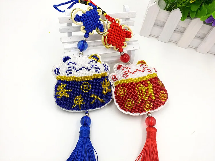 

Lucky Cat bead cross stitch kit printed stamped 14ct plastic canvas DIY handmade craft needlework Car hanging Pendant tassel