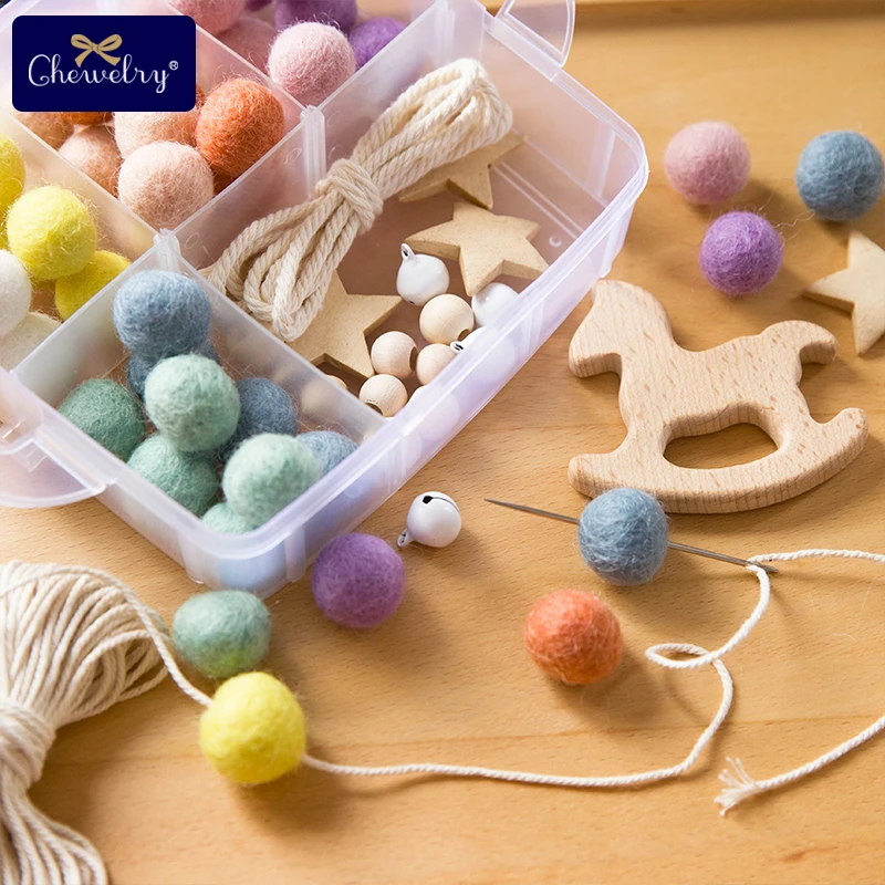  Baby Wooden Teether Suit DIY Bed Bell Toy Beech Rodent Ring Wool Ball Baby Room Decoration Christma