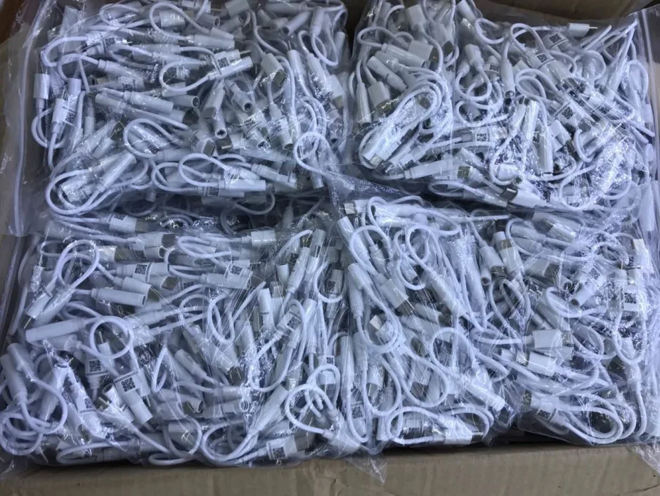 3891222778_1652215765