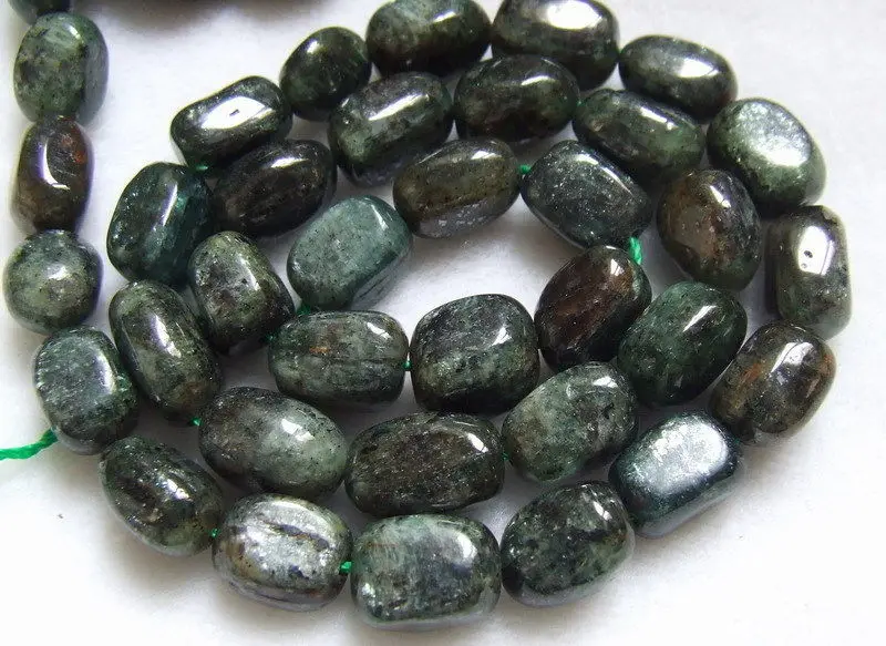 

Women's Green Kyanite 10x13mm 15.5'' Nugget Beads