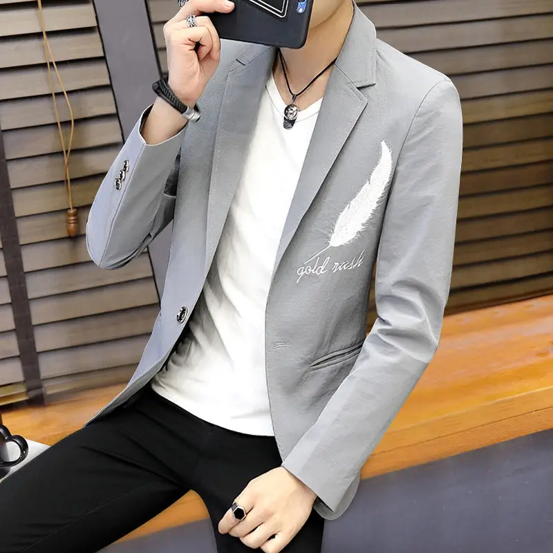 

New Fashion Blazer Male Autumn 2019 Casual Embroidery Feather Letters Men's Blazers Jacket Slim Button Male Suit Jackets Tops