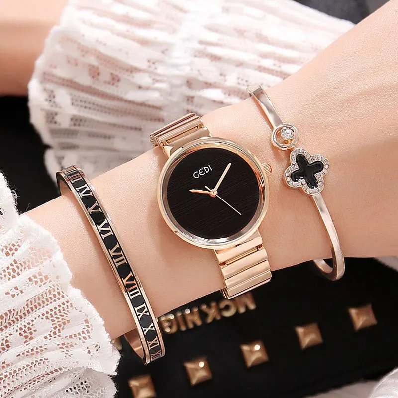 Goede Beroemde Merk Vrouwen Horloges 3 STKS Set Bangle Rose Goud Vrouwelijke Stijl Quartz Polshorloge Dames Populaire Legering Horloge montre femme