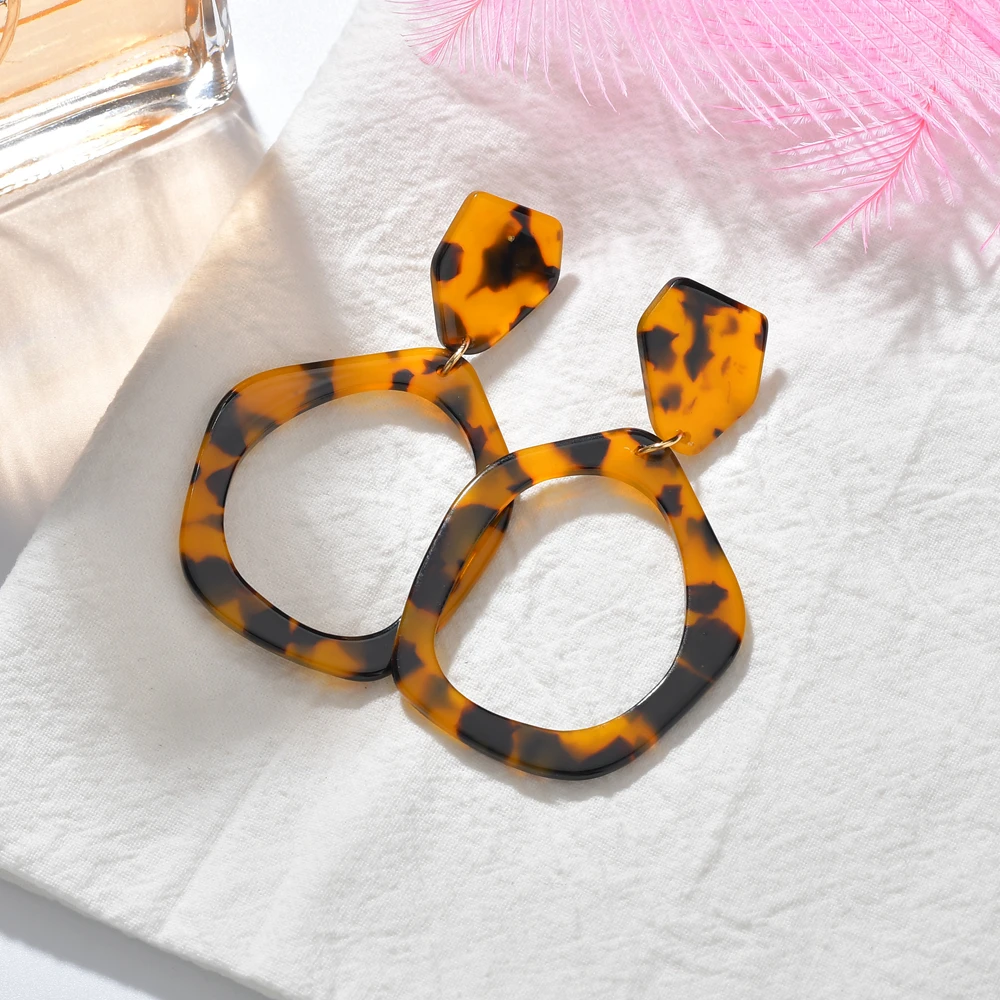 

MESTILO 2019 Simple Fashion 5 Color Women Jewelry Colorful Leopard Print Earrings For Women Girls Acrylic Resin Earrings Gifts