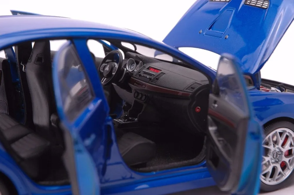 Mitsubishi Lancer Evo10-bbs car model in scale 118 (6)