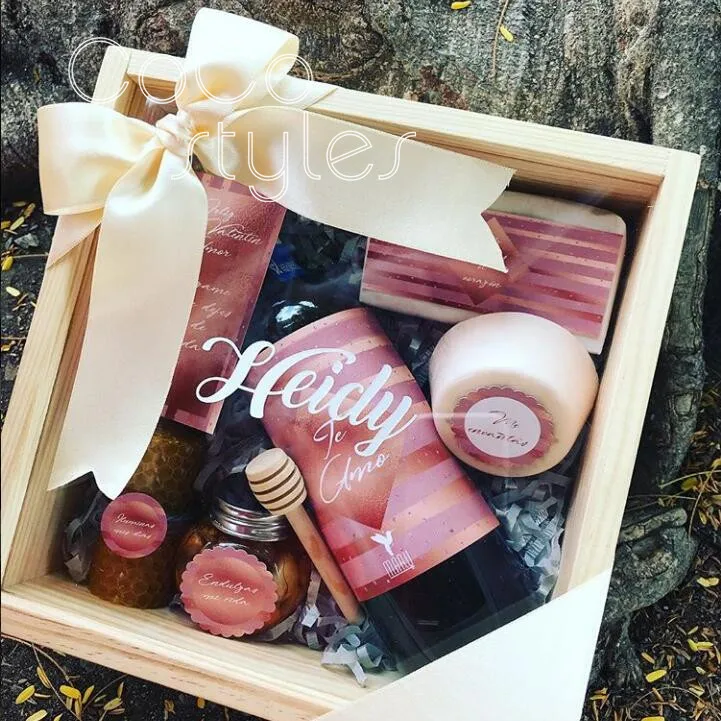 

Cocostyles custom garden wooden box with lucid lid and ribbon for wedding party event gift packing box and home decor