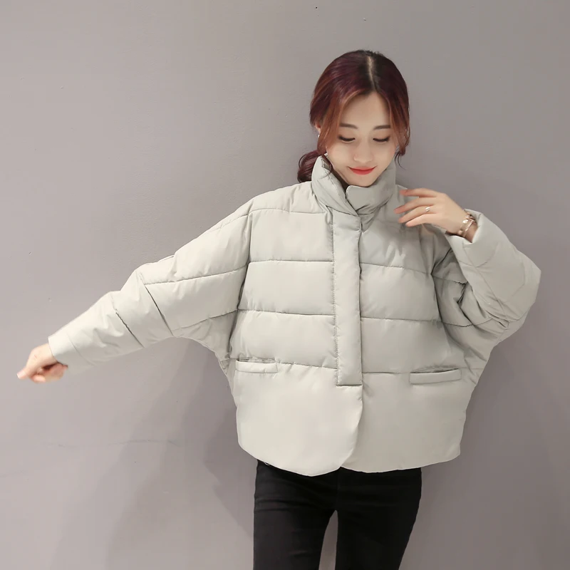 Широкий пуховик. Куртка женская. Пуховик odri 1121252. Куртка прада оверсайз. Широкие курточки.