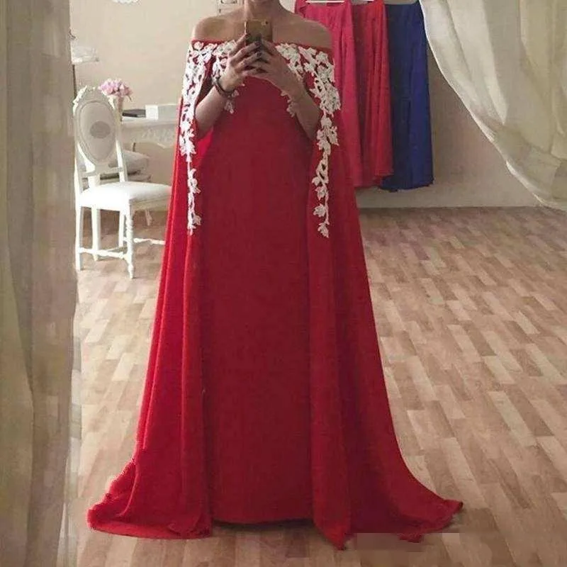 Red Muslim Evening Dresses with Cape A-Line Strapless Lace Appliques Dubai Saudi Arabic Formal Pageant Prom Evening Gowns
