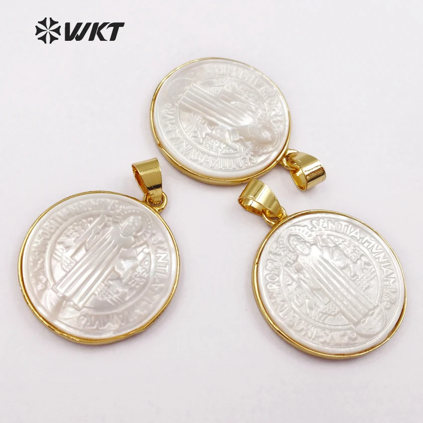 

WT-P1355 Round Shape Shell Pendants for Necklaces 24K Metal Electroplated Elegant Jesus Pattern Women Jewelry 2018