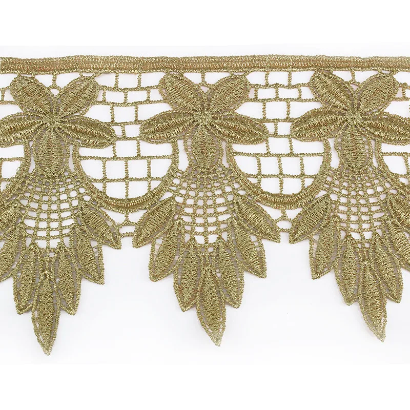 gold trim 1581 (1)