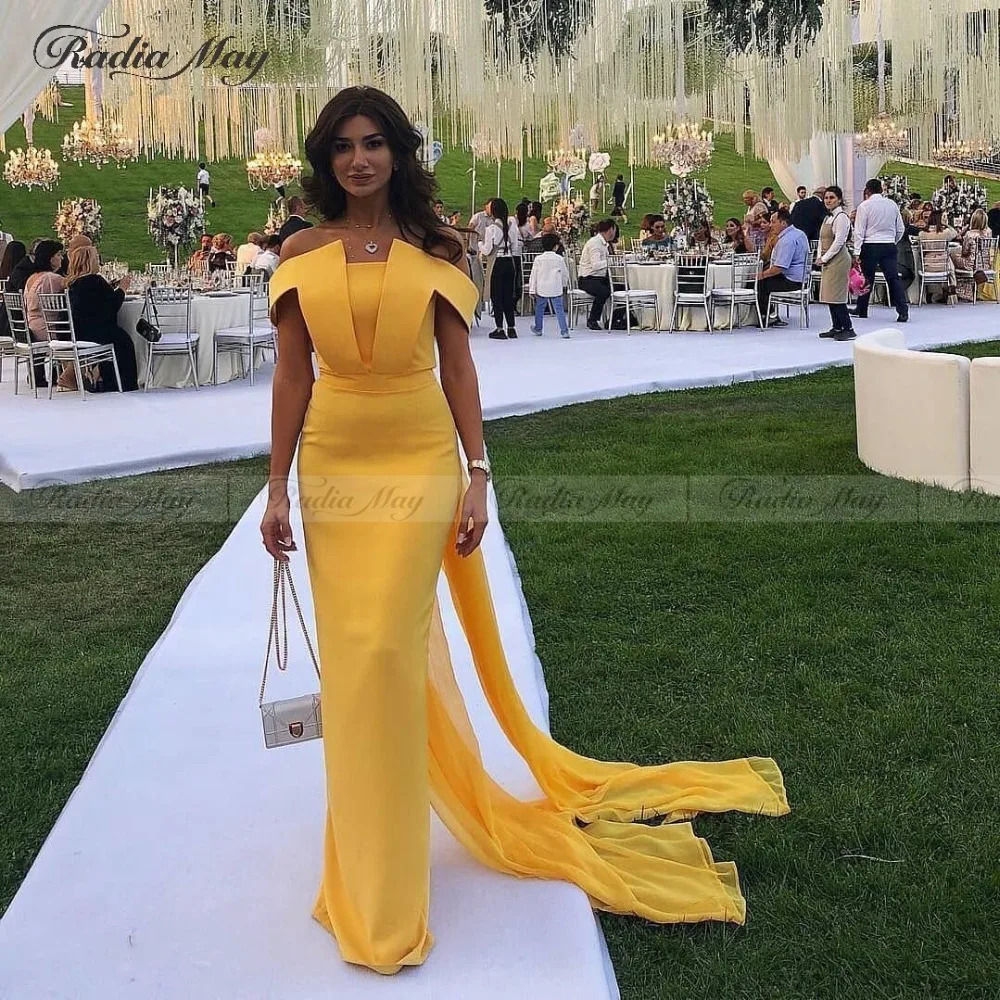 

Elegant Long Mermaid Yellow Gold Evening Gowns with Train Off Shoulder Arabic Women Celebrity Formal Dresses Dubai Prom Dress