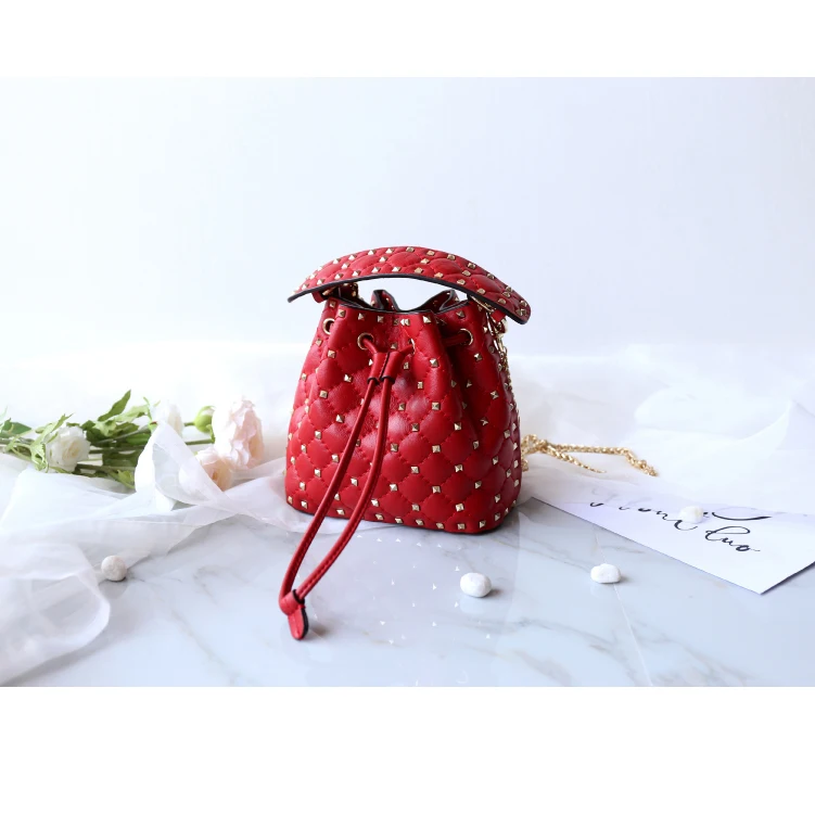 Мини сумки из овечьей кожи с цепочкой маленькие натуральной заклепками через