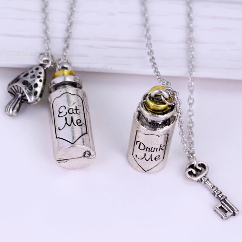 

Alice in Wonderland Necklace Classic Fashion Pendant Necklaces Eat Me Drank Me Christmas Gift Bottle Key Mushroom Accessories