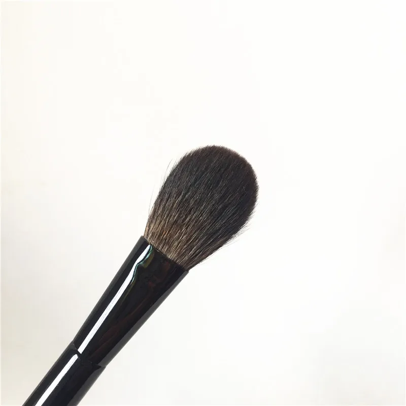 Suqqu Cheek Brush _ 2