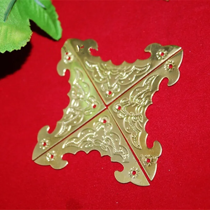 Filigree-Triangle-Bat-Coner-Cabochon-Ancient-Yellow-Corner-Flatback-Metal-Embellishments-Scrapbooking-Decor-For-Wooden-Box (3)