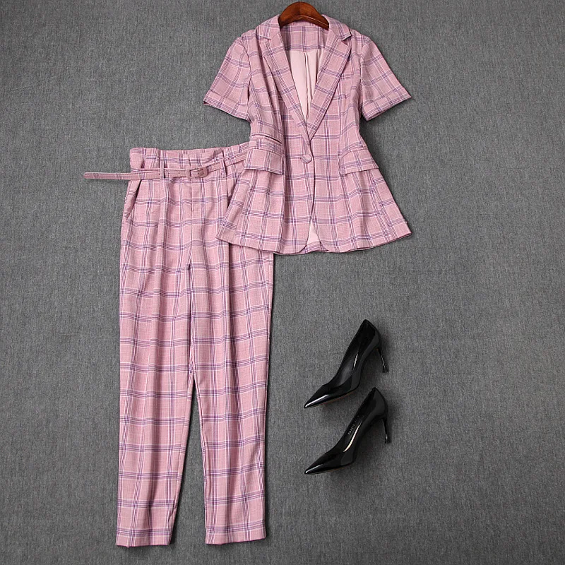 Europa 2019 Zomer Mode Plus Size Office Plaid Gedrukt Korte Mouw Roze Pak En Bijpassende Broek 2 Stuks Vrouwen Set outfit Europa 2019 Zomer Mode Plus Size Office Plaid Gedrukt Korte Mouw Roze Pak En Bijpassende Broek 2 Stuks Vrouwen Set outfit
