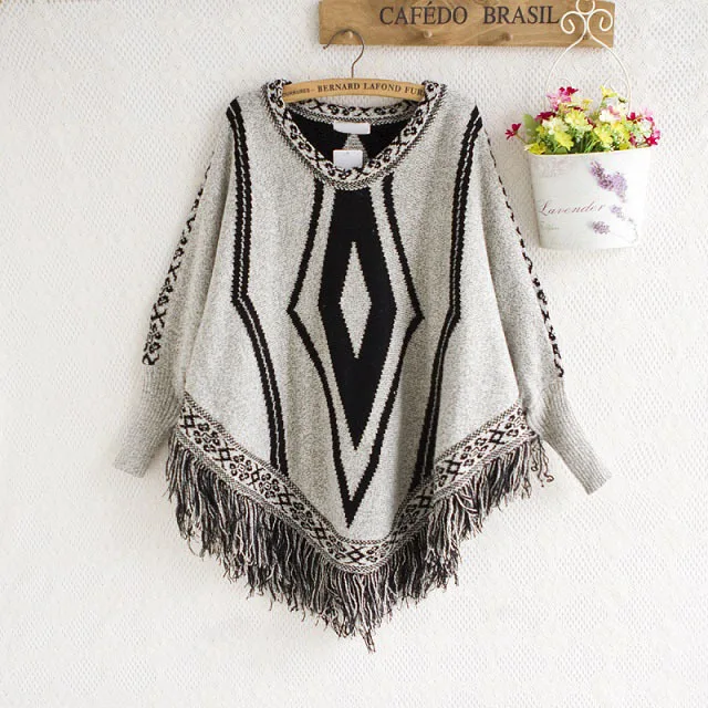 

2018 new European and American stylish satchel shawls, Batman sleeves, sweaters, cloaks pullover women