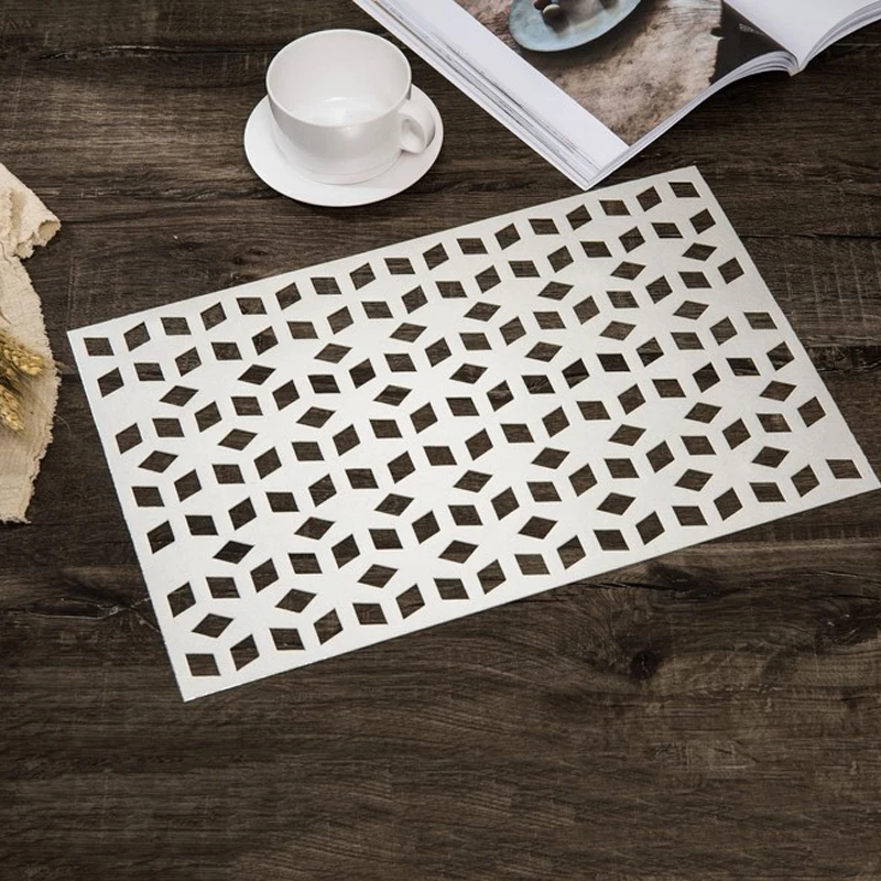 

Silver Color 4pcs/set Table Mat Placemat Kitchen Decoration Tablemat for Dining Kitchen Accessories Pad Coasters