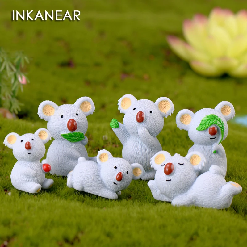 

2PCS Lovely Koala Mini Bear Animal Model Miniatures Car Ornaments Desktop Decor Resin Craft Terrarium Figurines
