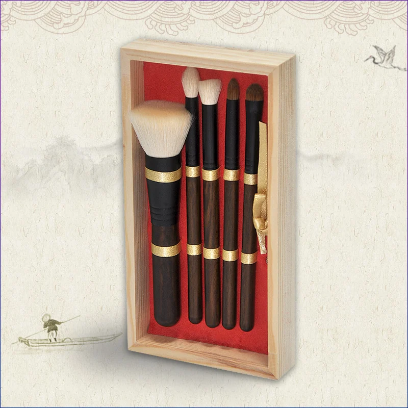 

Sandalwood Makeup Brushes with Wood box 5Pcs Foundation Blush Brush Powder Highlighting Makeup Brushes Merry Christmas Gift Set