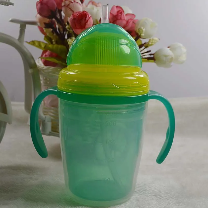 Новорожденный ребенок бутылки для питьевой воды нежные детские обучение чашки бутылочка для кормления 5 цветов двойной Слои теплая чашке - Цвет: Зеленый