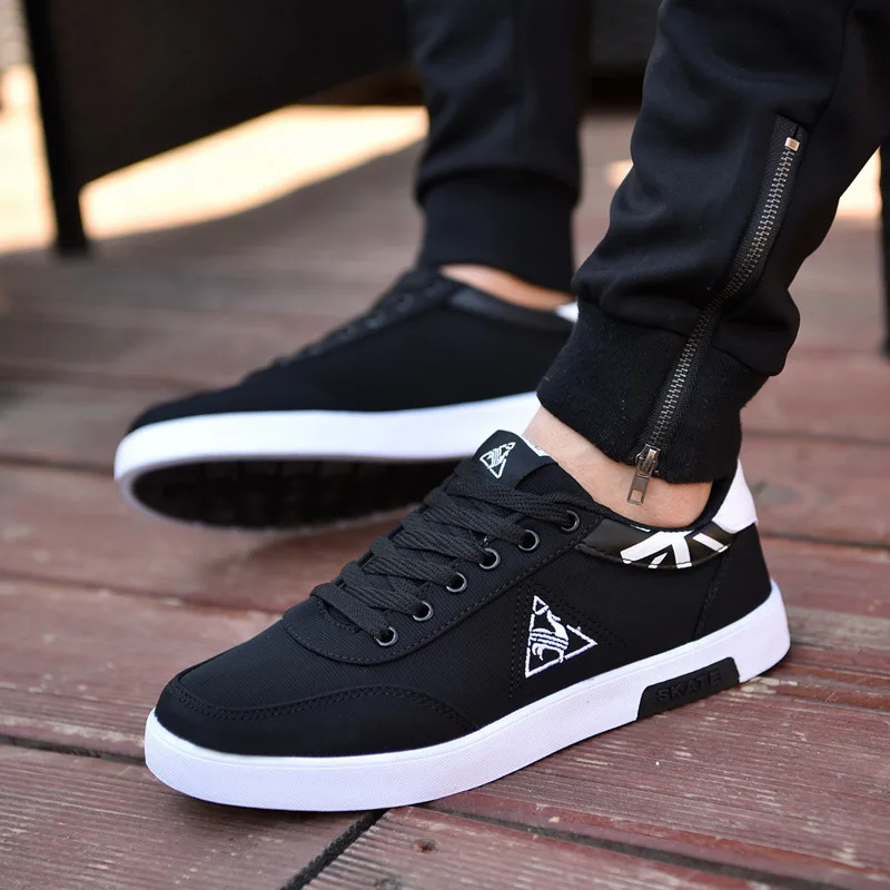 

Men Lace-up Casual Black Canvas Shoes Spring Summer Flat Platform Fashion Classical Outdoor Driving Soft Brogue Sneakers