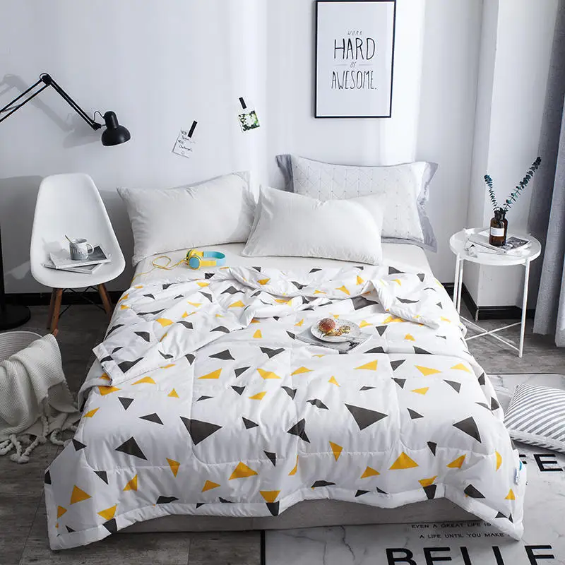

Geometric Pattern Summer Duvet Thin Quilt & Flat Bed Sheet & Pillowcase Bedding set Soft Skin-friendly Home Textile Wholesale