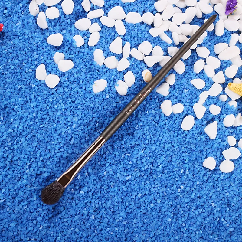 

1pcs European retro magic wand Wooden handle wool Cosmetic brush Shadow Brush Foundation Blending Make Up Brushes pincel
