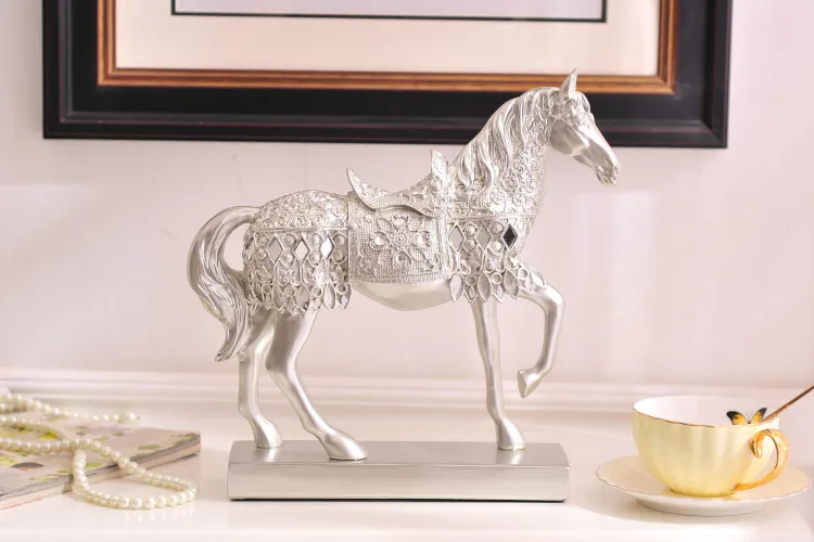 Европейский лошадь ювелирные украшения ремесла орнамент домашнего интерьера гостиной кабинет ТВ кабинет новоселье подарок