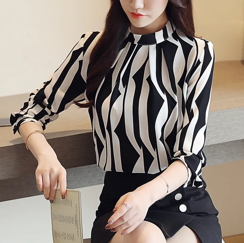 

2018 new arrived fashion stripe women blouse long sleeved printed women top stand collar blouse slim fit office lady blusa 833F