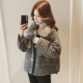 

Short Woolen Coats Women Winter 2020 Plaid Loose Coats Long sleeve Hooded Fur collar Thick Woolen Jacket Female Outwear X995