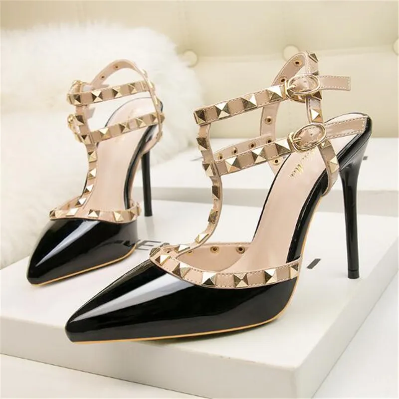 

2019 New Rivet Double Buckle Fashion Women Sandals High Heels Pointed Cut-Outs Party Shoes Women Solid Patent Leather Rome Shoes