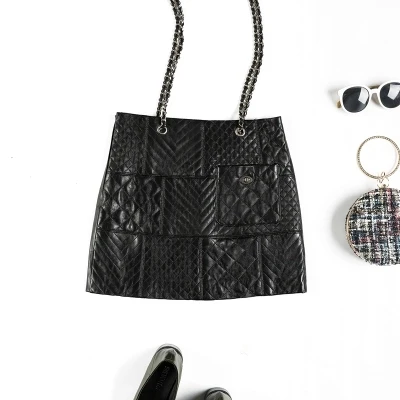 

Rhombic Chain Strap Sheepskin Skirt
