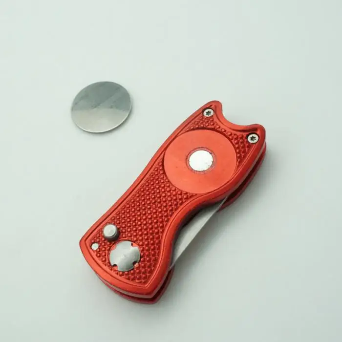 Алюминиевый Divot инструмент с зубчиками с кнопкой Магнитный маркер мяча портативный для гольф-клуба JT-Прямая поставка