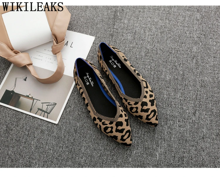 Леопардовая расцветка; обувь на плоской подошве с острым носком на ...