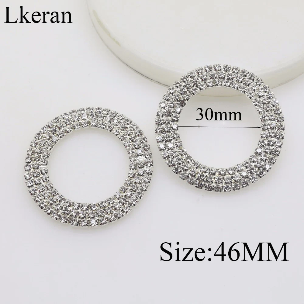

Rodless 5pcs/lot 46mm Three Row Round-Shaped Rhinestone Buckle Diamante Crystal silver Circle Wedding Invitation card Decoration