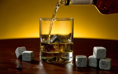 whiskey-stones-pour_