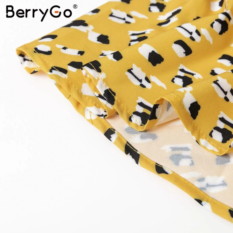 BerryGo/Сексуальная Женская майка с леопардовым принтом и v образным вырезом на