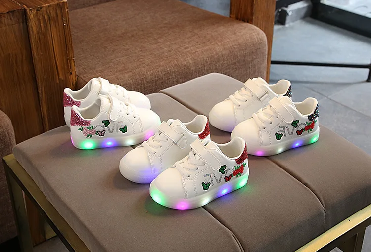 Новое поступление детская led обувь для мальчиков девочек Schoenen дети обувь Enfant светящиеся кроссовки с светильник подошва