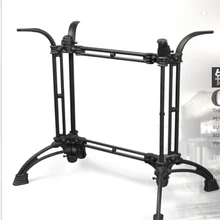 Чугунный, кованый железный стол. Ножки стола. Длинные ноги