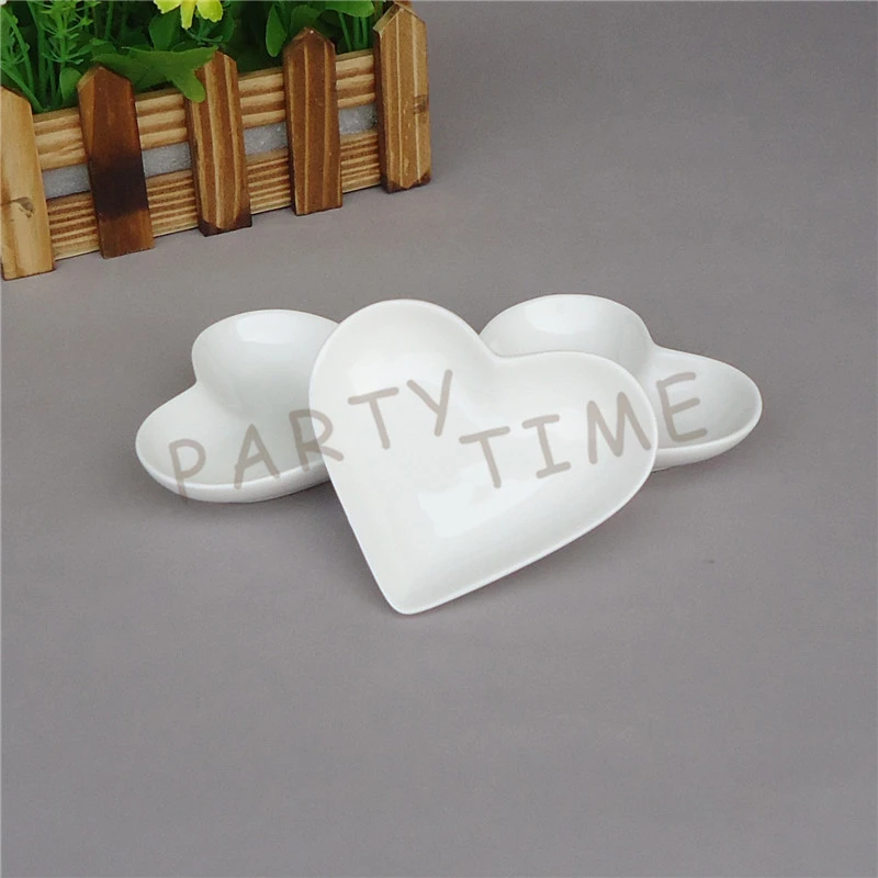 White Porcelain Snack/Appetiser Serving Bowl Mini Heart Shaped Tapas Dish White Porcelain Snack/Appetiser Serving Bowl Mini Heart Shaped Tapas Dish