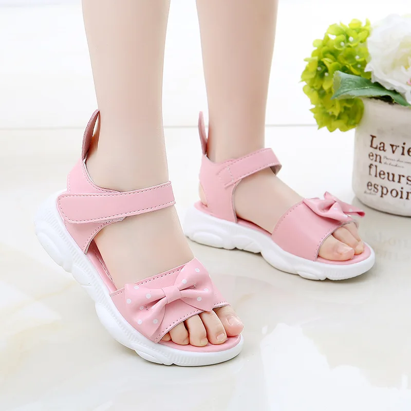 Girls Sandals Summer 2019 New Soft Bottom Children Shoes Little Girl Princess Beach Shoes Fashion Dot Bow Leather Kids Sandals Girls Sandals Summer 2019 New Soft Bottom Children Shoes Little Girl Princess Beach Shoes Fashion Dot Bow Leather Kids Sandals